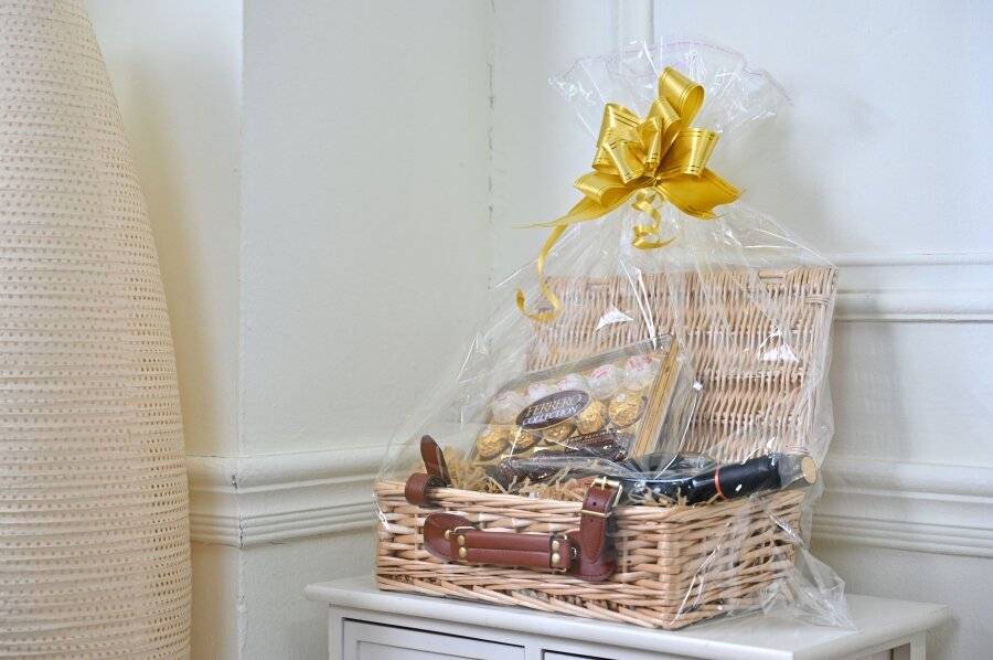 Create Your Own Wicker Gift Hamper Basket With Faux Leather Handle