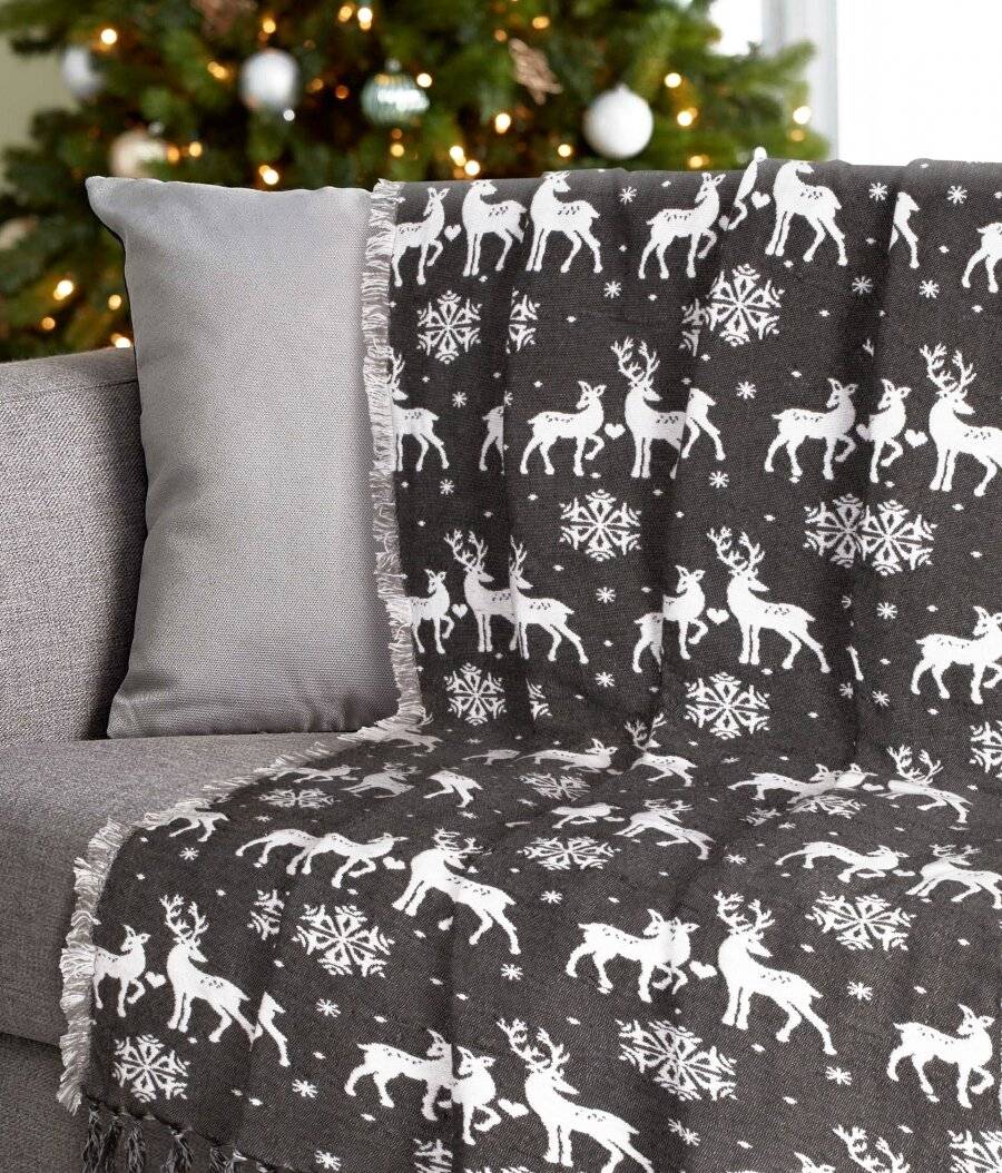 Jacquard Tapestry Reversible Chenille Christmas Stag Throw