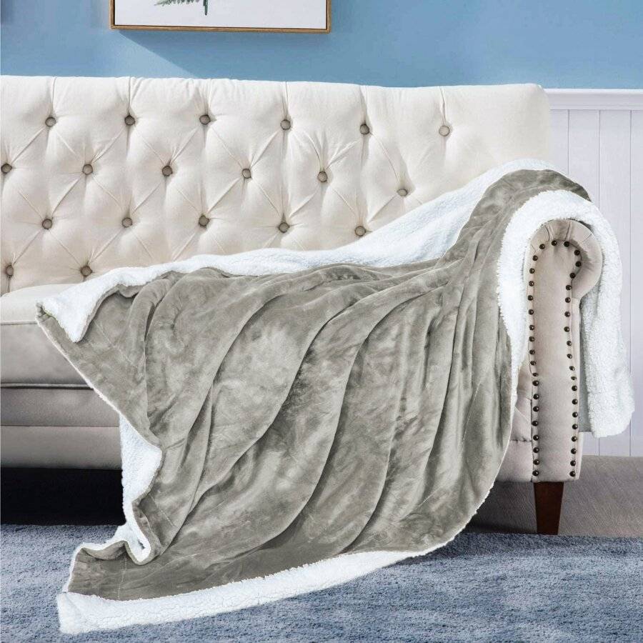 EHC  Reverse Sherpa Flannel Fleece Blanket - Light Grey, 150 x 200 cm