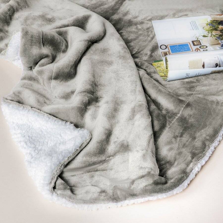 EHC  Reverse Sherpa Flannel Fleece Blanket - Light Grey, 150 x 200 cm