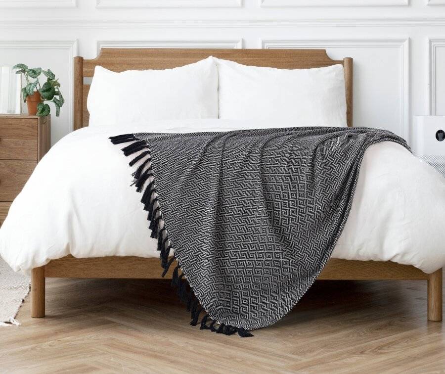 EHC King Size Big Diamond Woven Cotton Throw, Ivory/Black, 225 x250cm