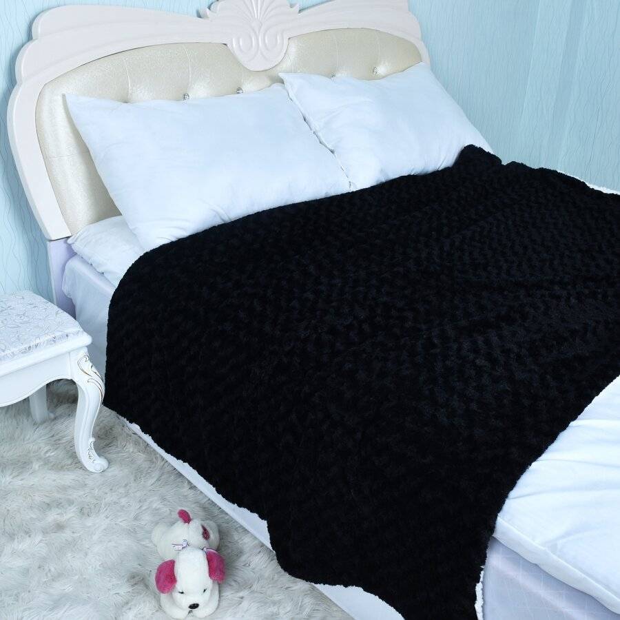 EHC Super Soft & Warm Sherpa Throw For Armchair or Single Bed - Black