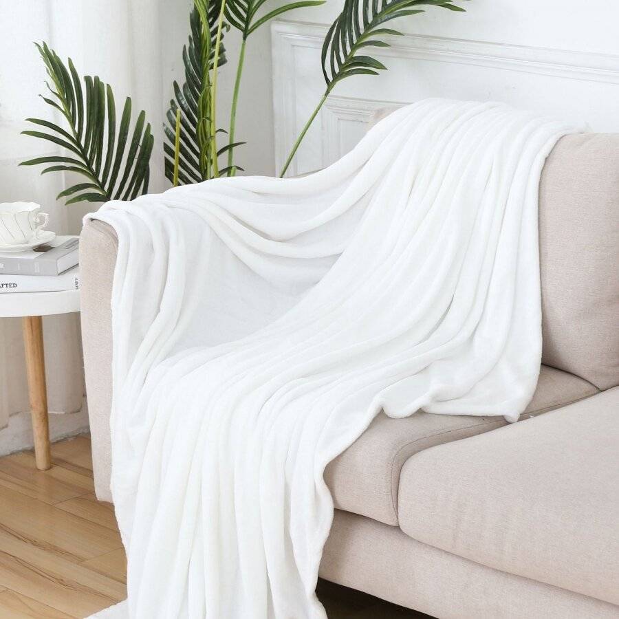 Luxury Soft & Fluffy Extra Large Flannel Throw, Cream 200 cm x 240 cm