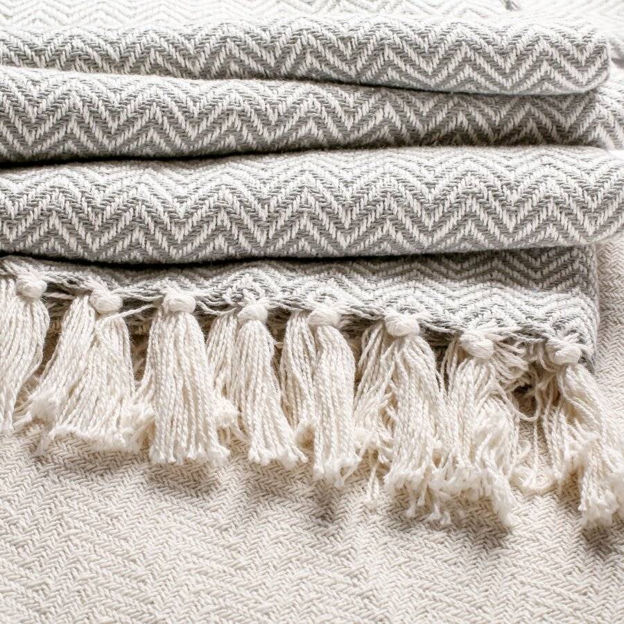 EHC 2 Chevron Throw For Sofa or Armchair 127 x 152 cm - Ivory/Grey