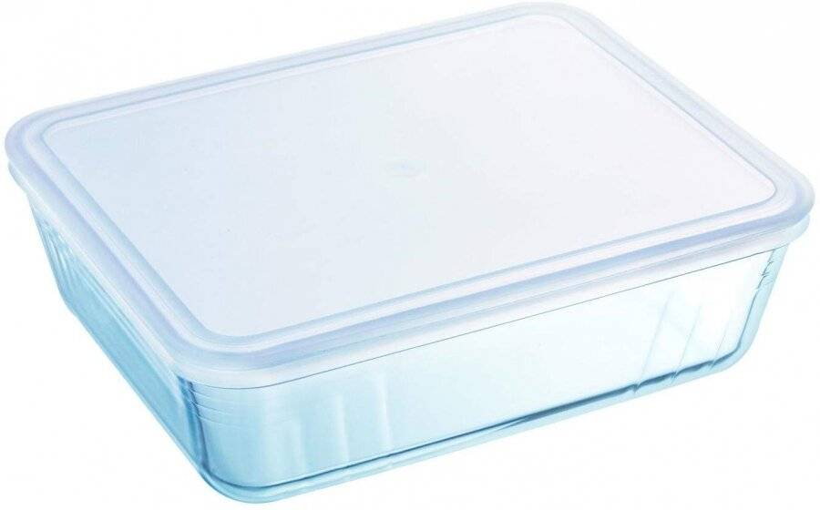 Pyrex Cook & Go Glass Rectangular Dish with Plastic Lid, 3.3L, Clear