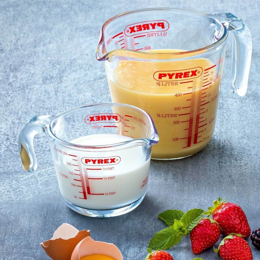 Pyrex High Resistance Classic Borosilicate Glass Measure jug, 0.25 L