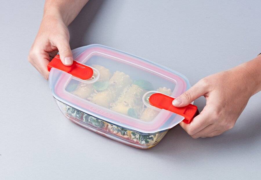 Pyrex Rectangular Cook & Heat Microwavable Storage Container - 0.4 L