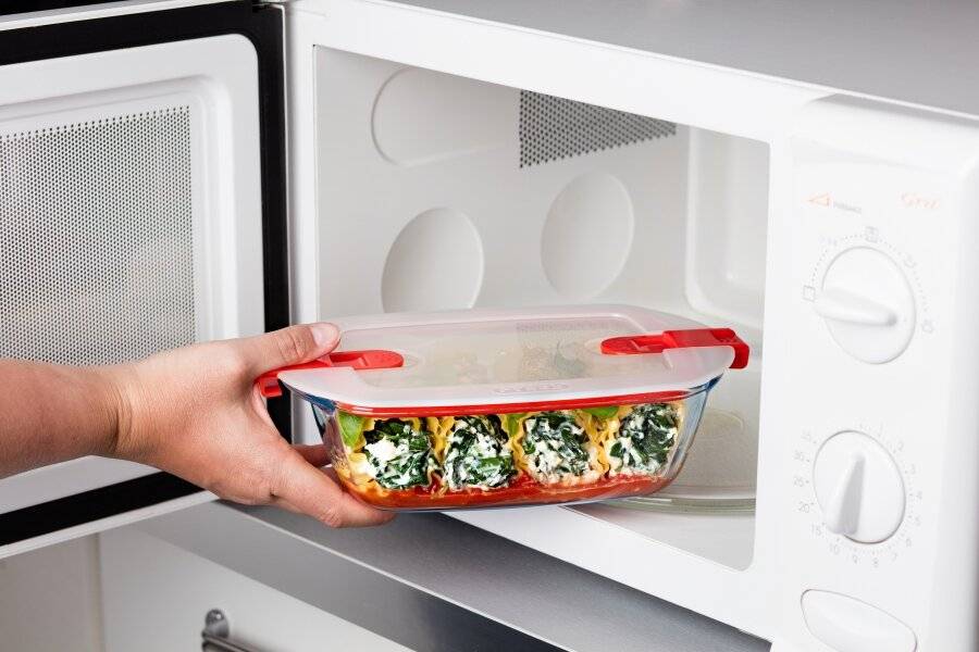 Pyrex Rectangular Cook & Heat Microwavable Storage Container - 0.4 L