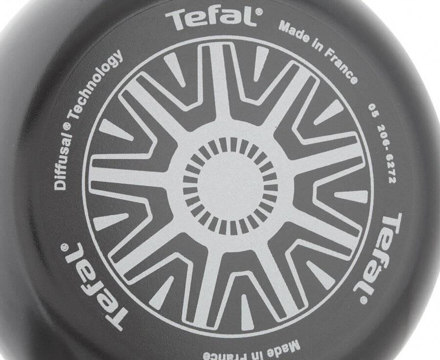 Tefal 20 cm Hard Titanium Nonstick Thermo-Spot Frying Pan - Black