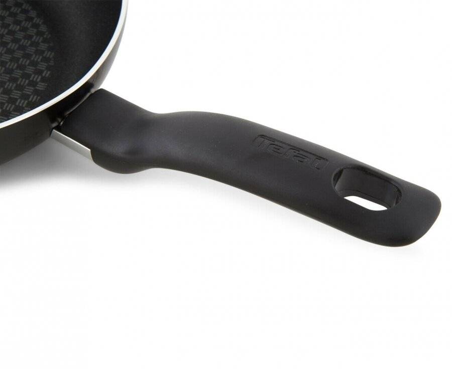 Tefal 20 cm Hard Titanium Nonstick Thermo-Spot Frying Pan - Black