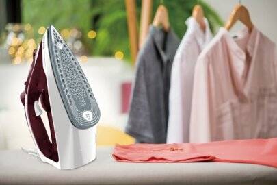 TEFAL Express Steam FV2869 Anti Calc Steam Iron, 2600W, White/Ruby Red