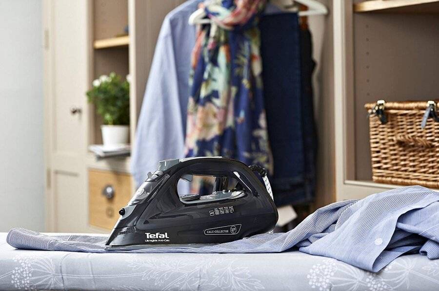 Tefal FV2660 Ultraglide Anti-Scale Steam Iron, 2400 W - Black