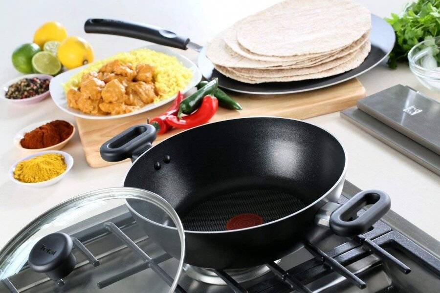 Tefal Ingenio Essential Non-stick Wok, 26 cm - Black India