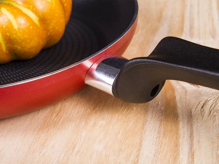 Tefal Star Collection Non Stick Aluminium Fry Pan, Red - 24 Cm