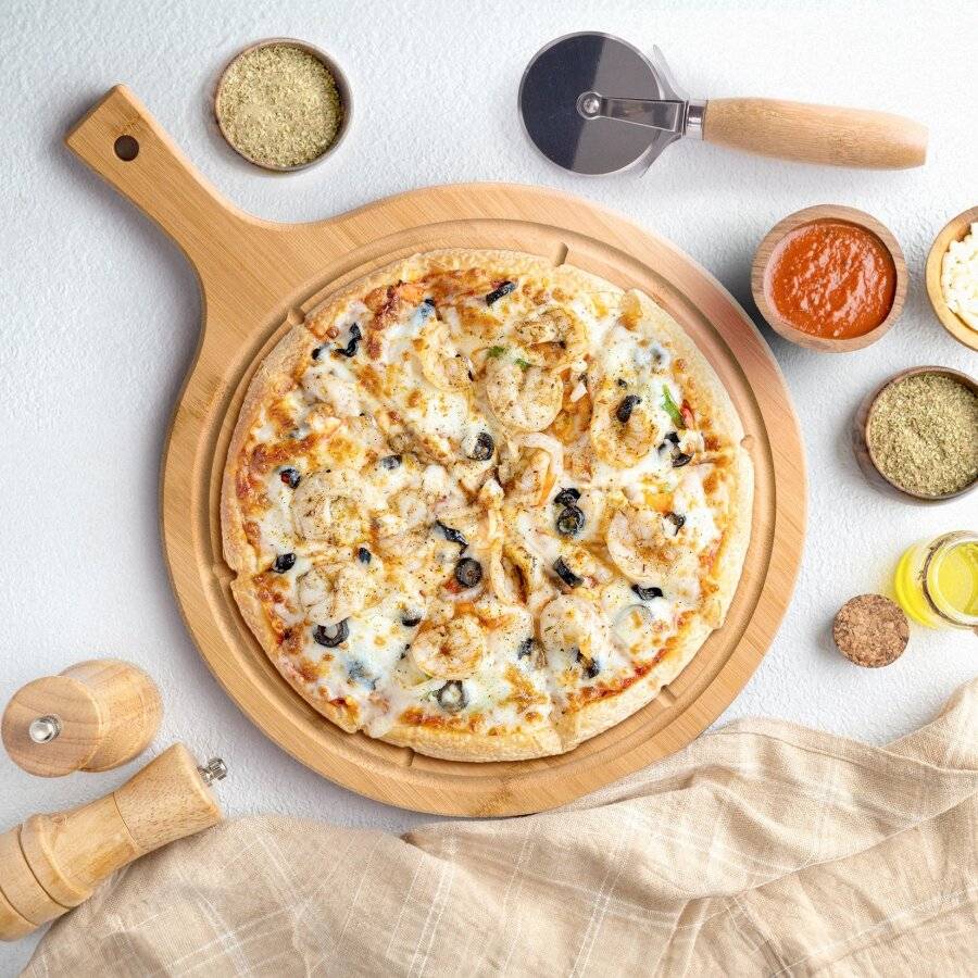 Woodluv 6 Section Bamboo Pizza Cutting Board With Pizza Cutter