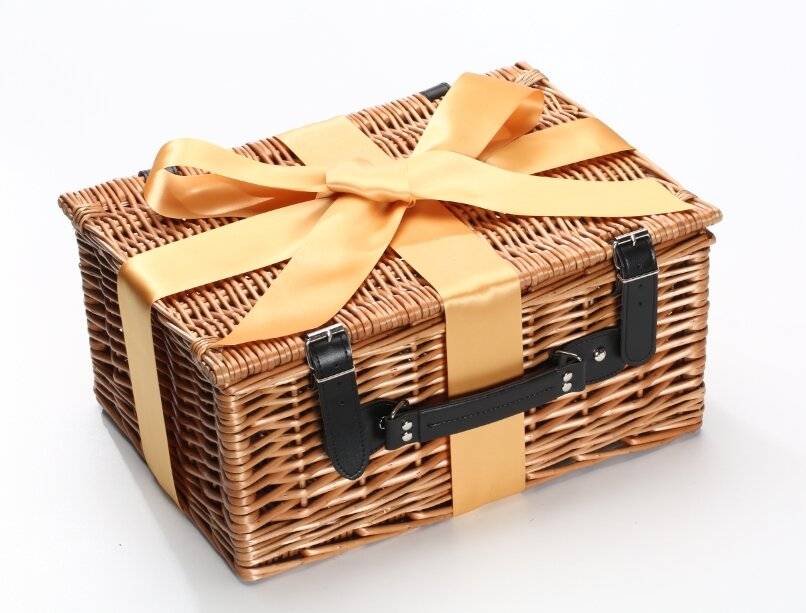 Woodluv Gift Hamper Wicker Basket With Golden Ribbon, Natural