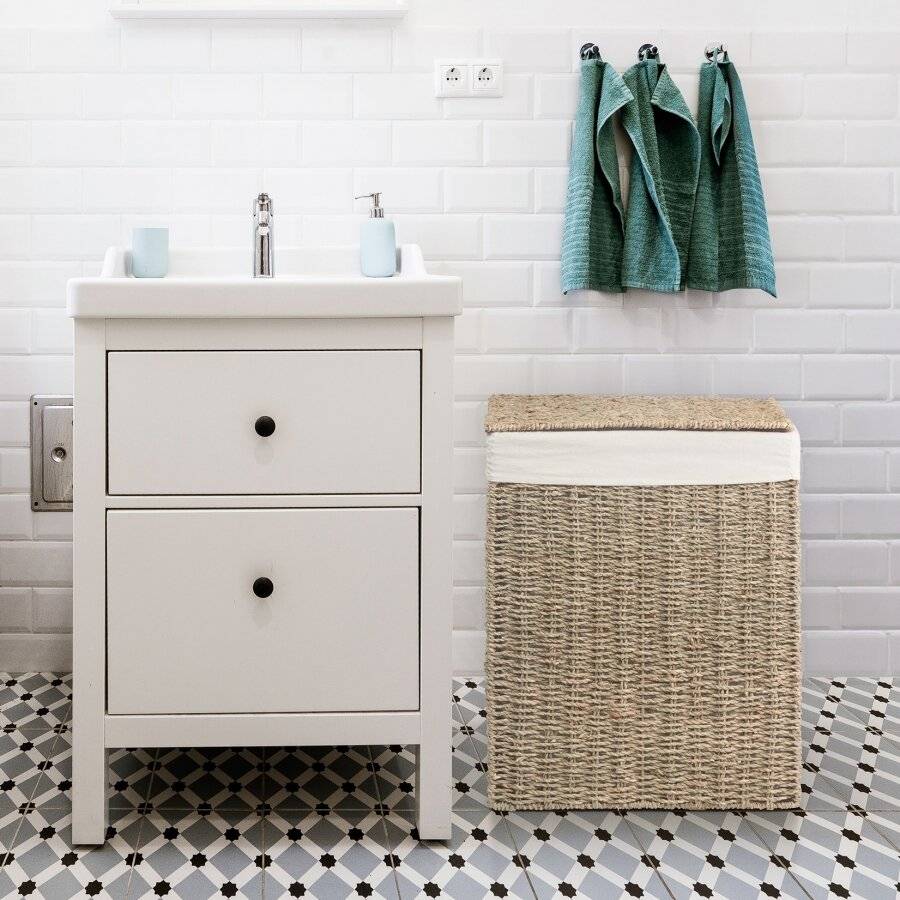 Woodluv Handwoven Seagrass Laundry Storage Basket With Liner, Medium