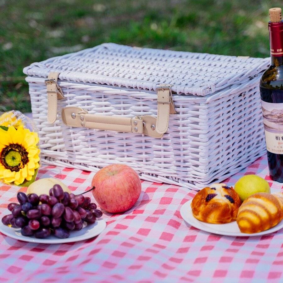 Woodluv White Antique Picnic Wicker Basket For 2 Persons With Handle