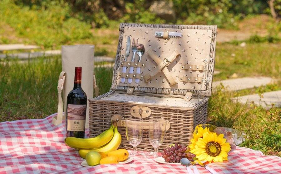 Woodluv Picnic Basket With Cooler Compartment & Bottle Cooler Bag