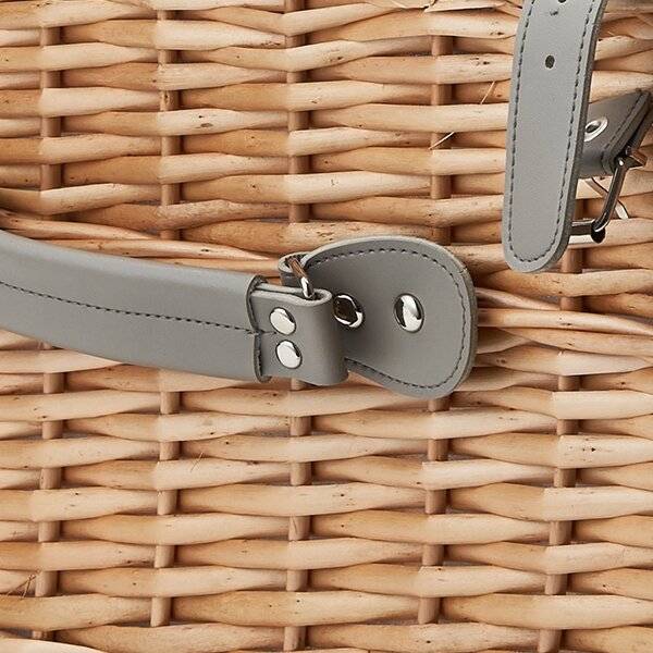 Woodluv Willow Picnic Basket For 4 People With Quality Accessories