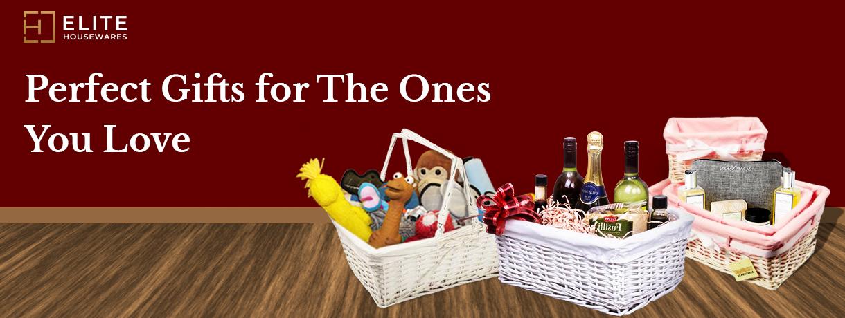 Spread the Christmas cheers with wicker gift baskets 